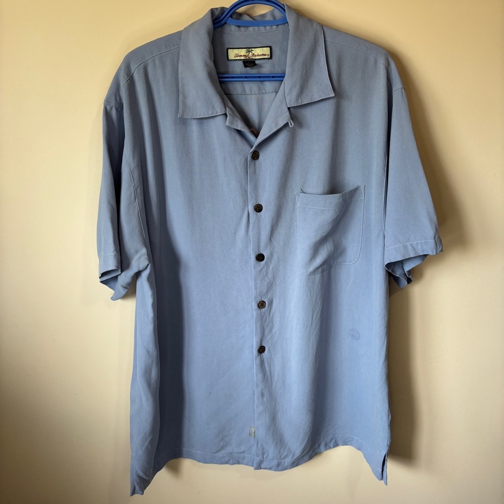 Tommy Bahama Men’s FLAWED Light Blue Casual Button Down Shirt 100% Silk